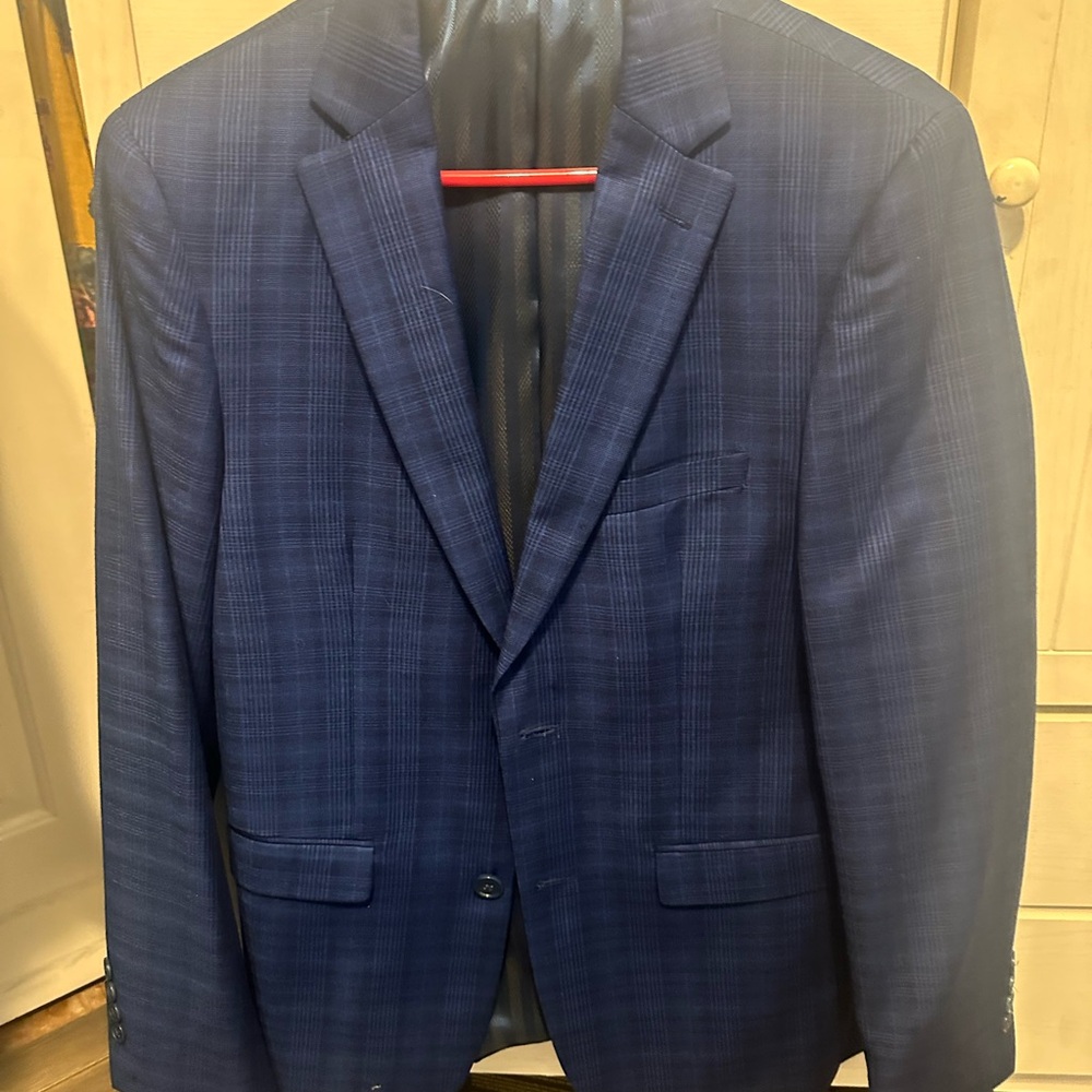 Elegant Navy Plaid Sport Coat